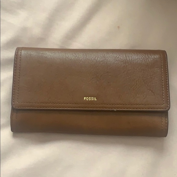 Brand new fossil wallet - Picture 1 of 3